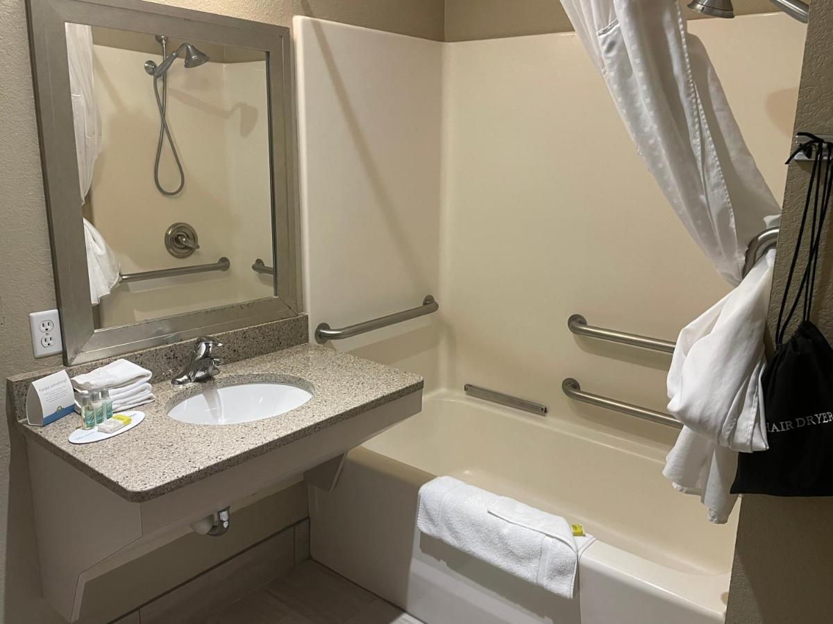 Spark By Hilton La Crosse Onalaska Esterno foto